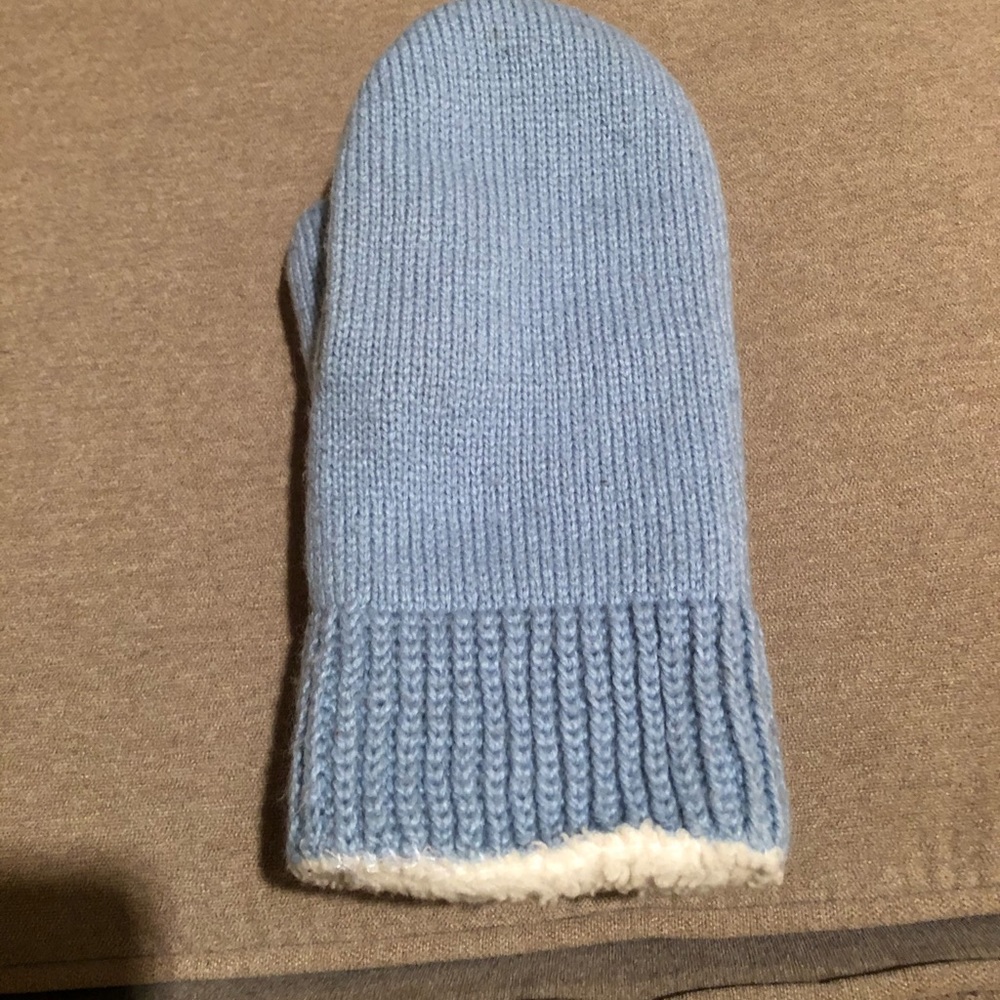 Baby blue mittens